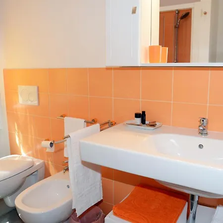 Gialu: Il Tuo Dentro Le Mura