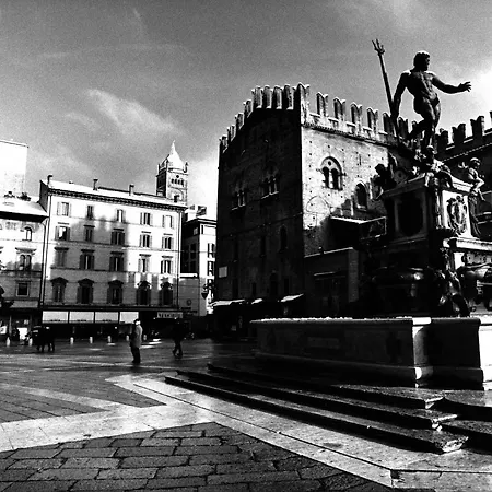 Gialu: Il Tuo Dentro Le Mura