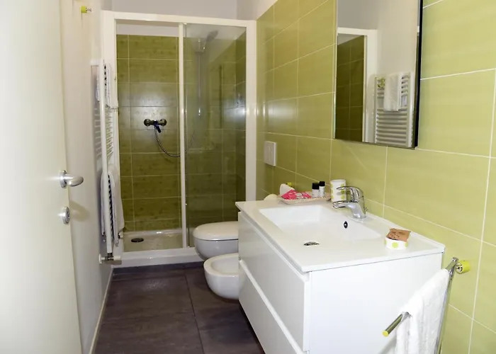 Gialu: Il Tuo Dentro Le Mura 3*