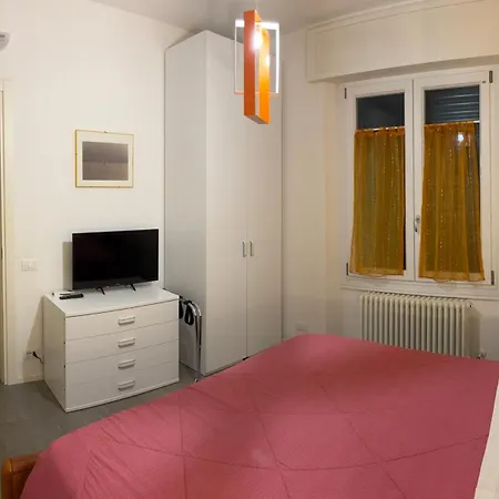 Gialu: Il Tuo Dentro Le Mura 4*